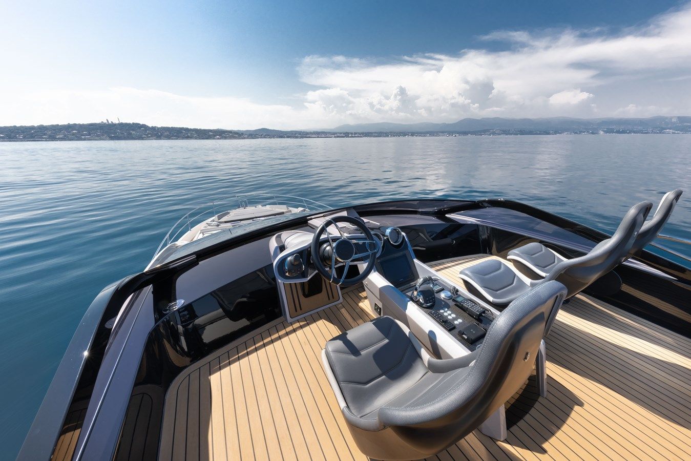 Стоимость яхты FORZA SUNSEEKER 65 SPORT YACHT