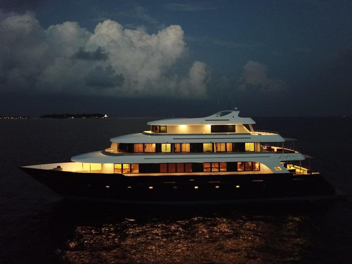 2017 Safari Yacht 142 Custom