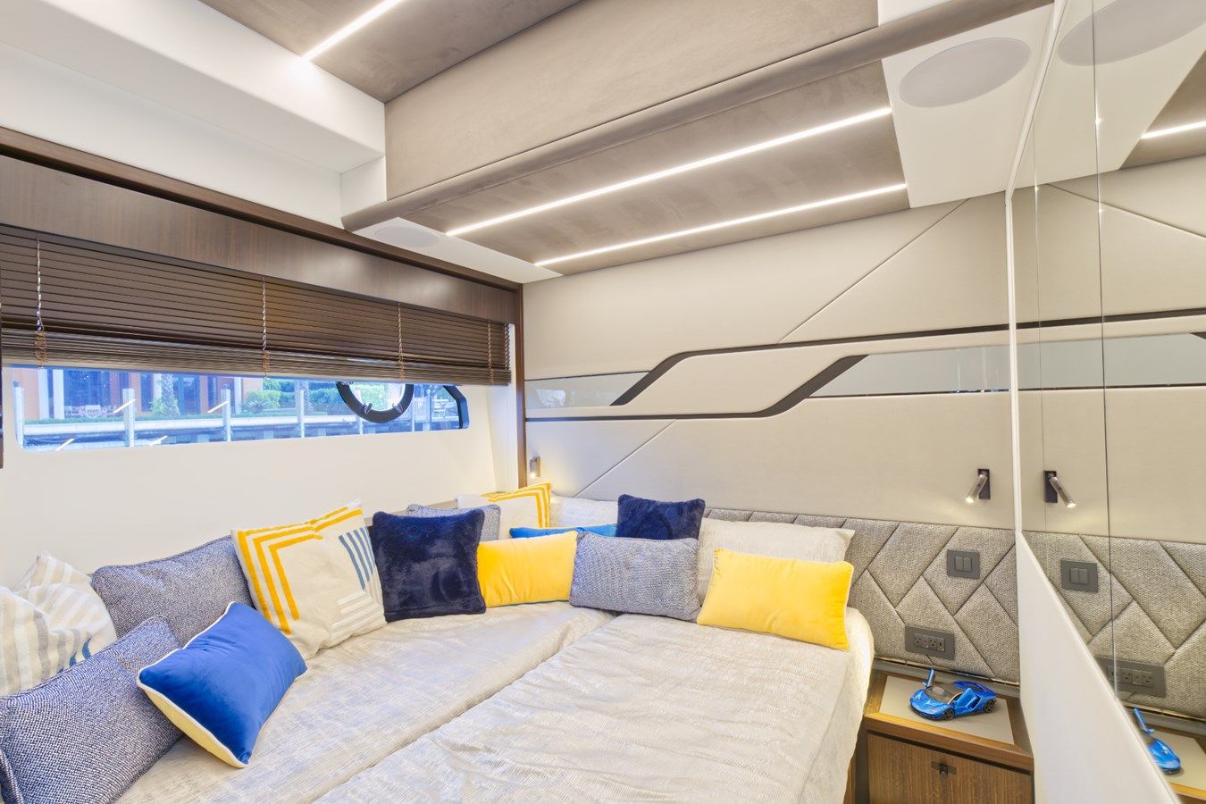 Лучшие предложения покупки яхты 2022 Sunseeker 74 Sport Yacht