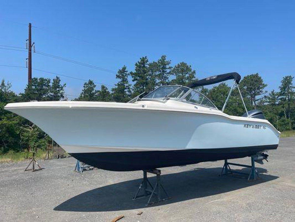 Buy a Wave Goodbye 239 DFS at Shestakov Yacht Sales