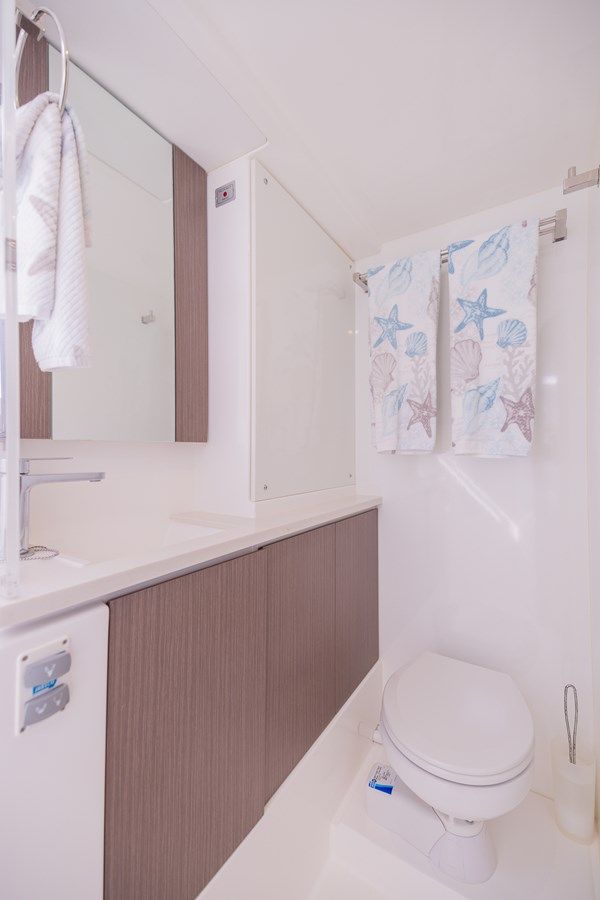 Купить яхту Pura VIda 45 в Shestakov Yacht Sales