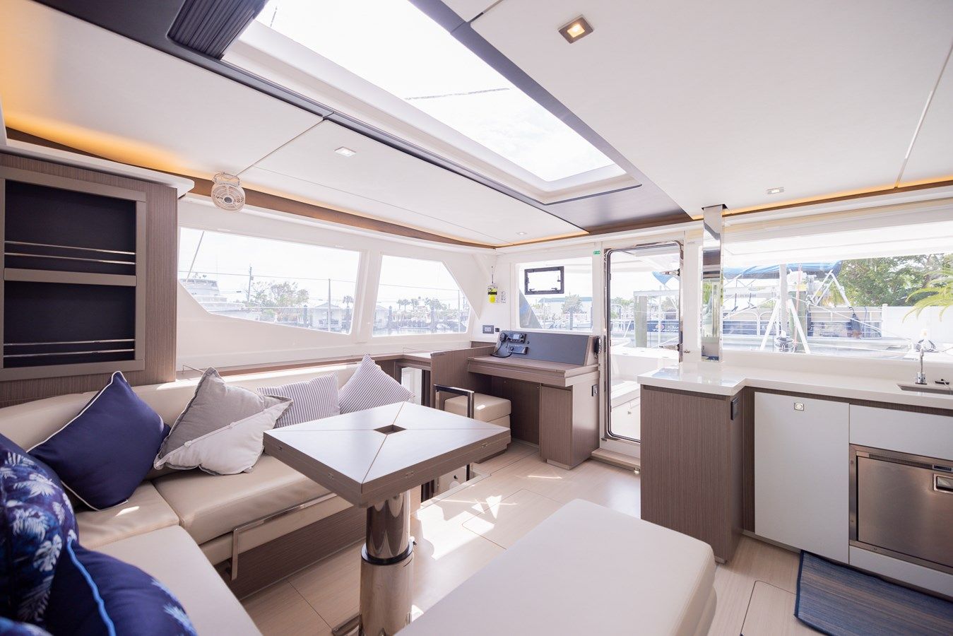 Купить яхту Pura VIda - Leopard Catamarans в Shestakov Yacht Sales