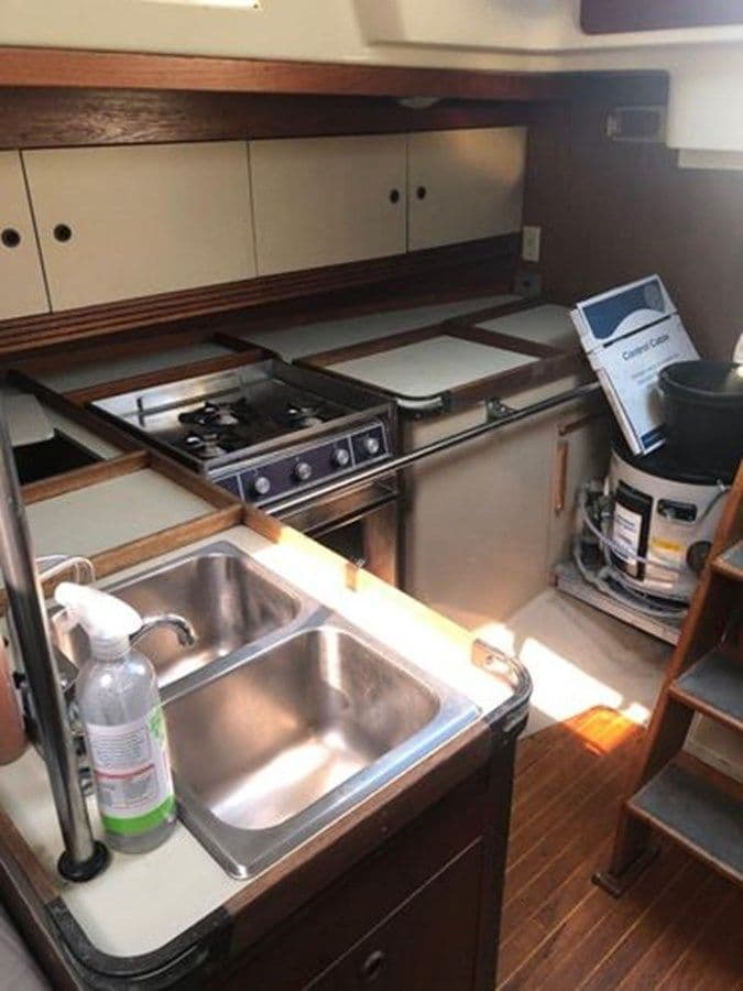 best yacht sales deals Kialani - C & C YACHTS