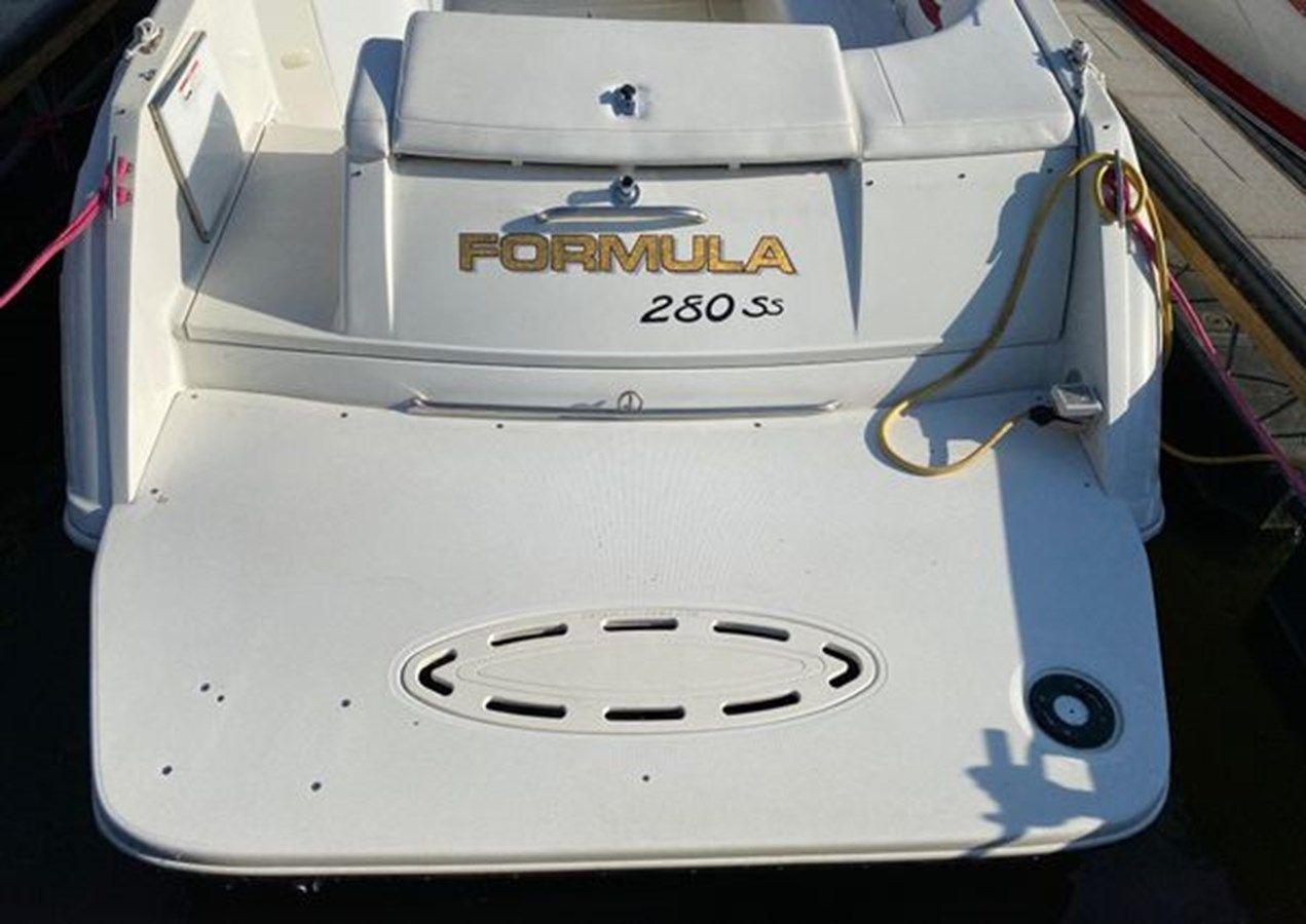 Buy a yacht 2001 Formula 280 Sun Sport