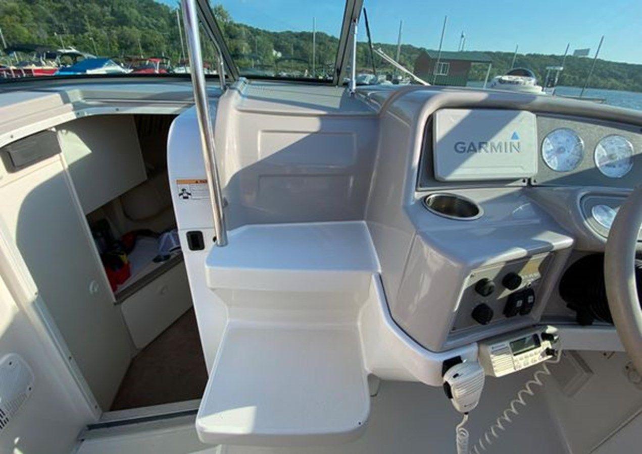 Buy a 2001 Formula 280 Sun Sport 280 Sun Sport at Shestakov Yacht Sales