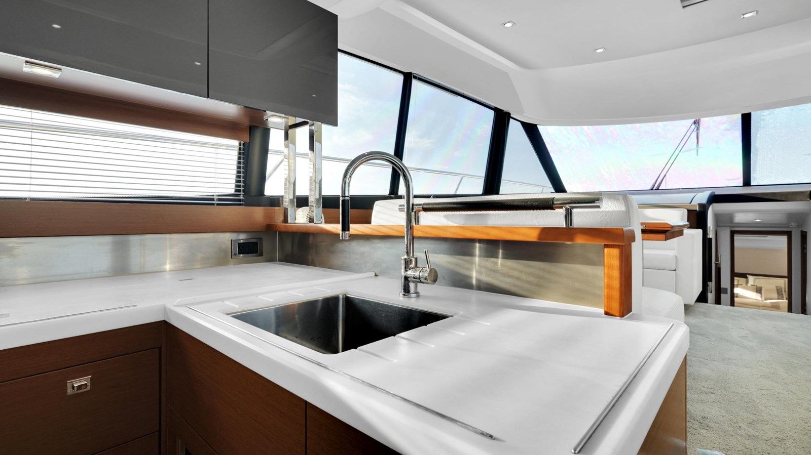 Buy a yacht No Patients 550 Flybridge