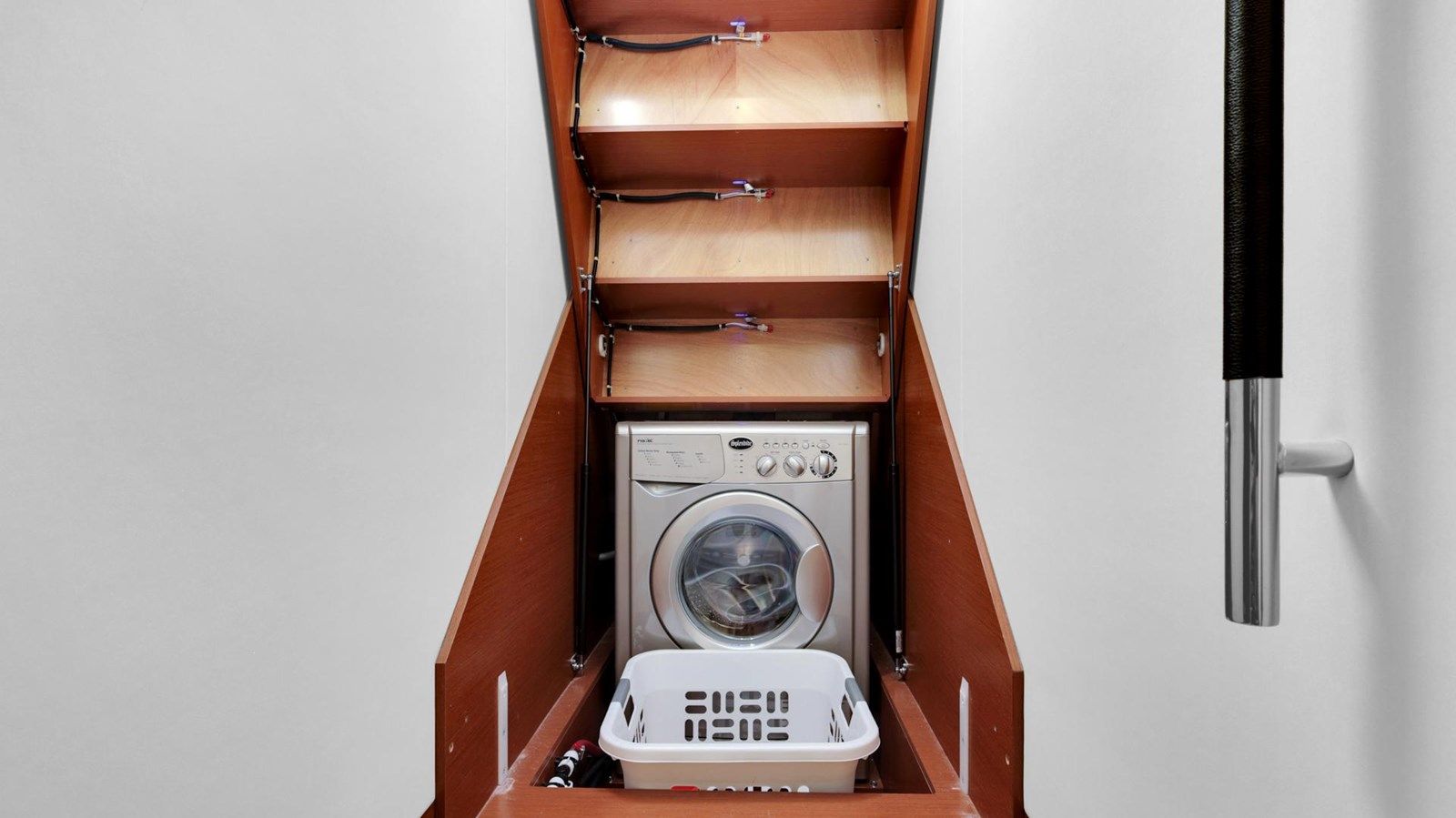 No Patients 550 Flybridge price