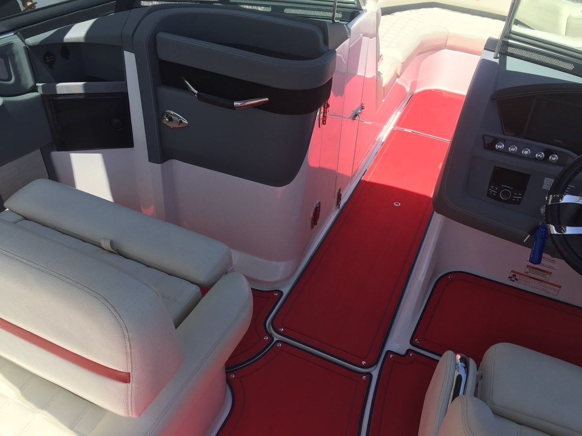 Стоимость яхты 2017 COBALT R7 WSS @ LEON - COBALT