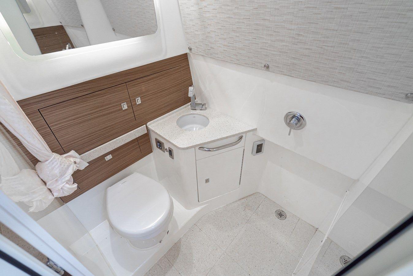 Buy a yacht Fast Cash - Boston Whaler