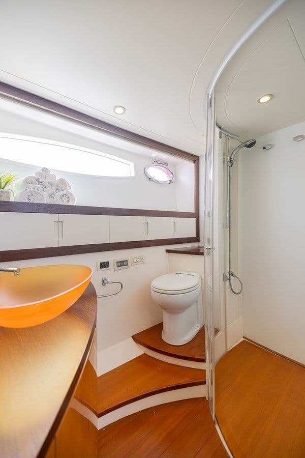 DROP OUT - PERSHING yacht sale