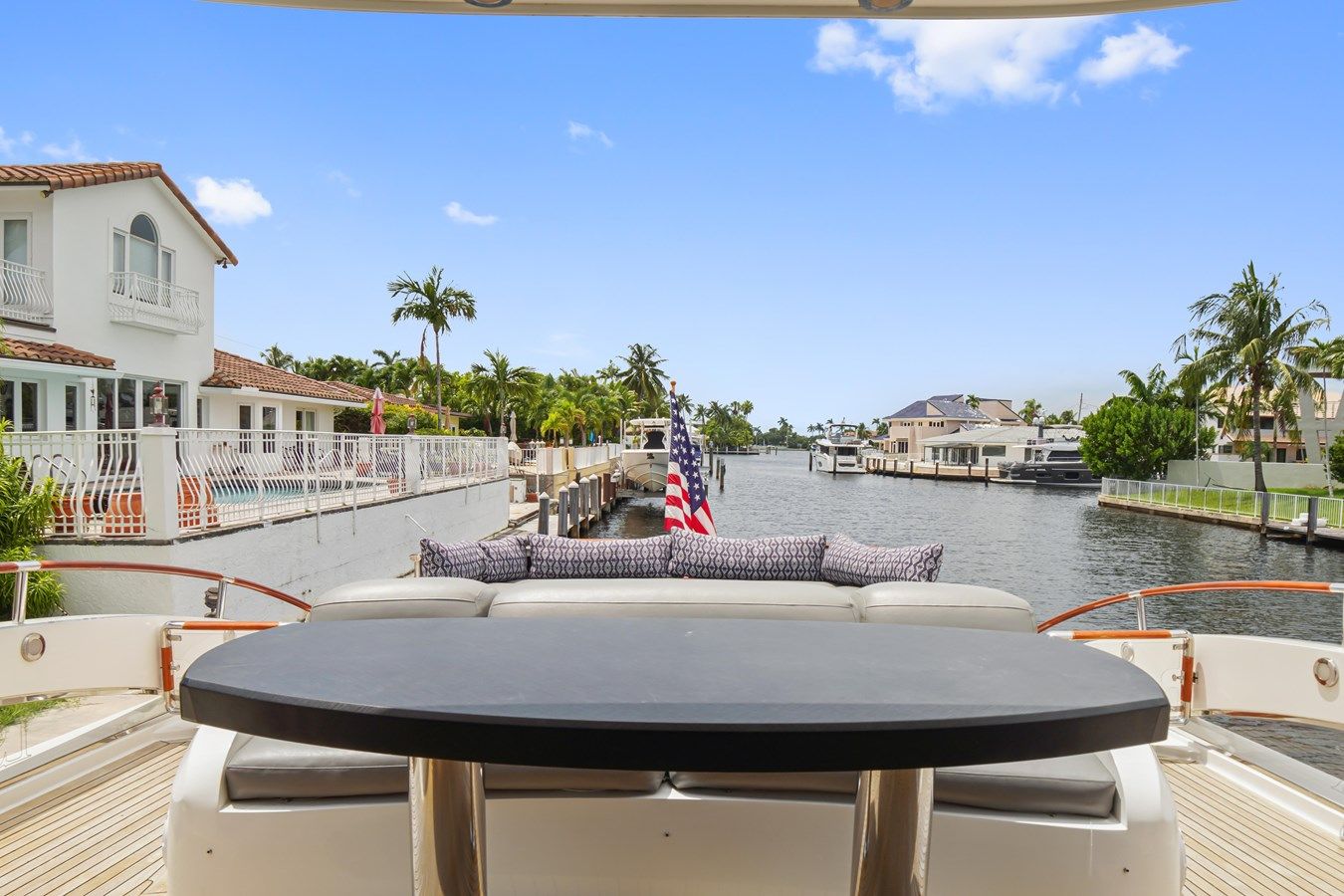 the best price on LAZZARA 76