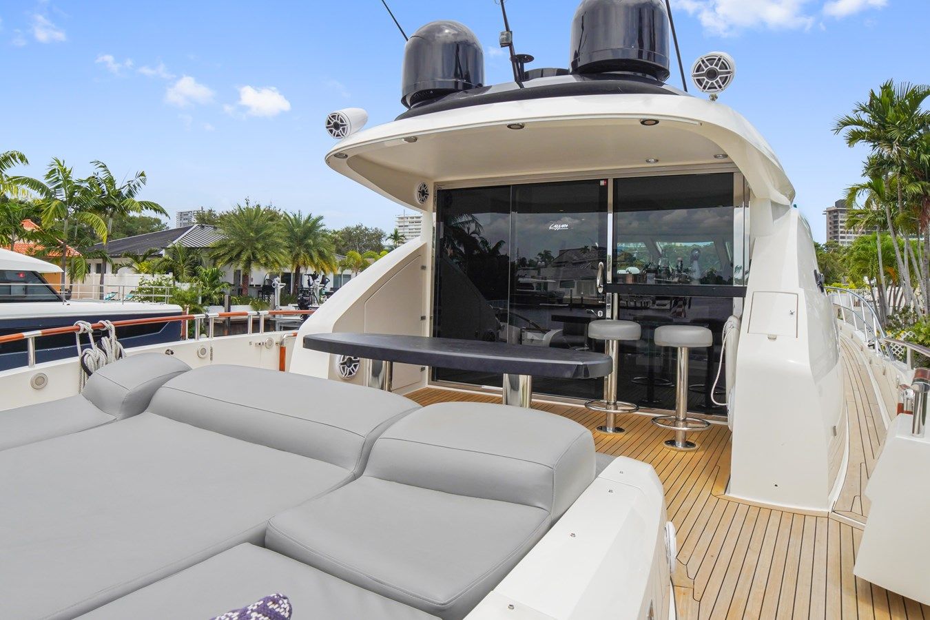 Buy a yacht LAZZARA 76