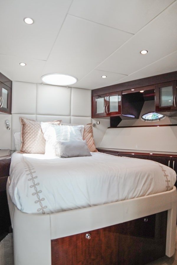 the best price on LAZZARA