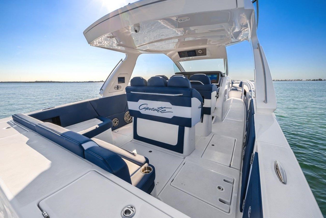 Buy a yacht 42 AURORIS - Cigarette Racing