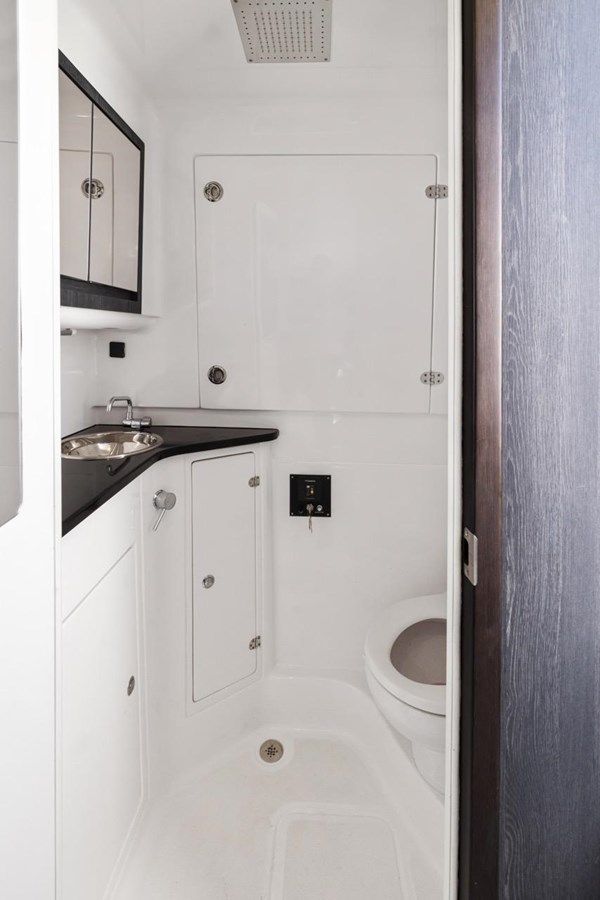 best yacht sales deals 42 AURORIS - Cigarette Racing