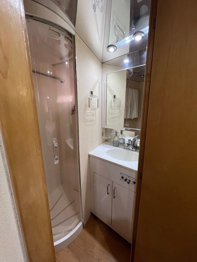 best yacht sales deals SUMMER SOLSTICE - Hatteras