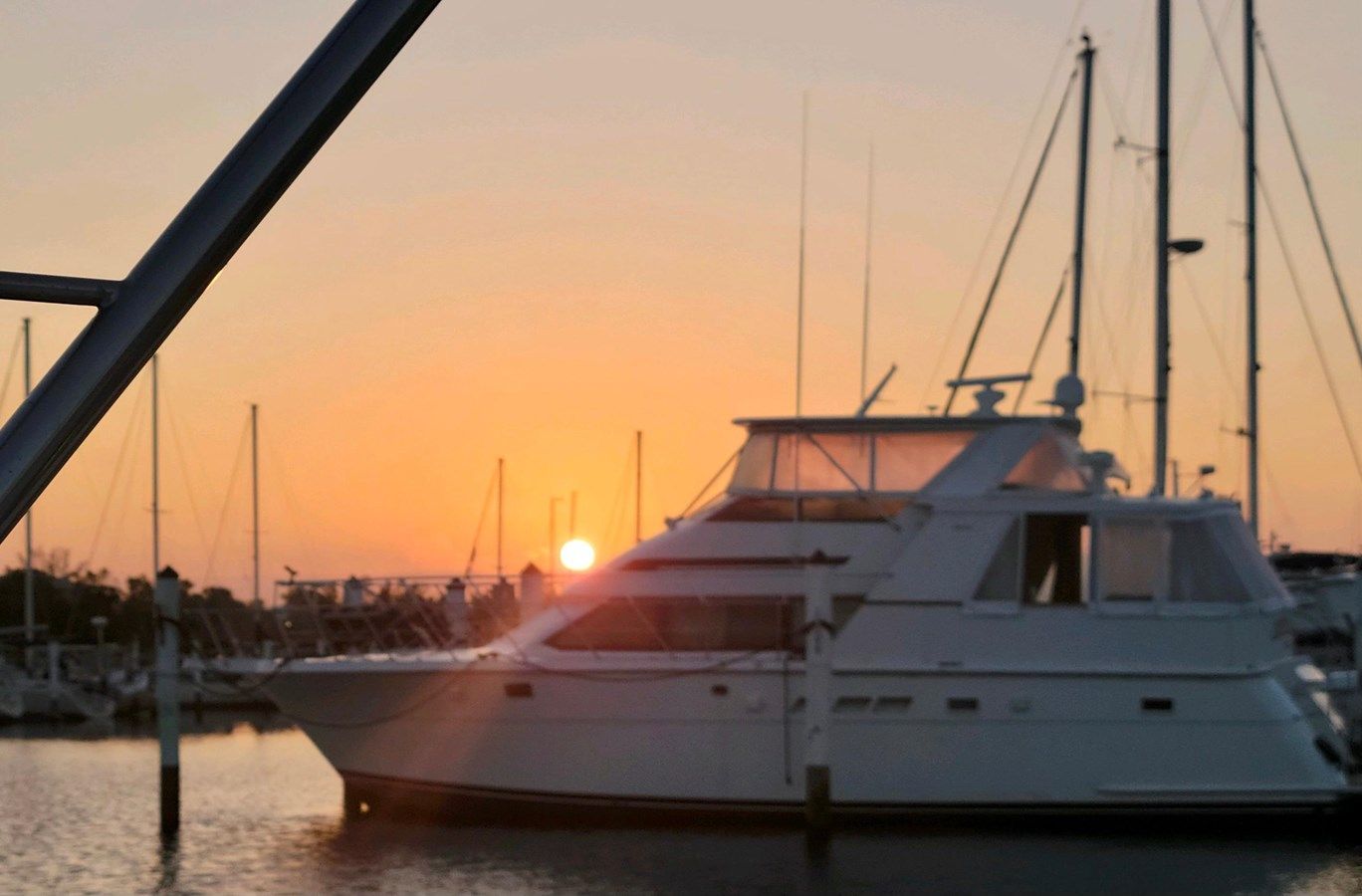 Buy a SUMMER SOLSTICE - Hatteras at Shestakov Yacht Sales