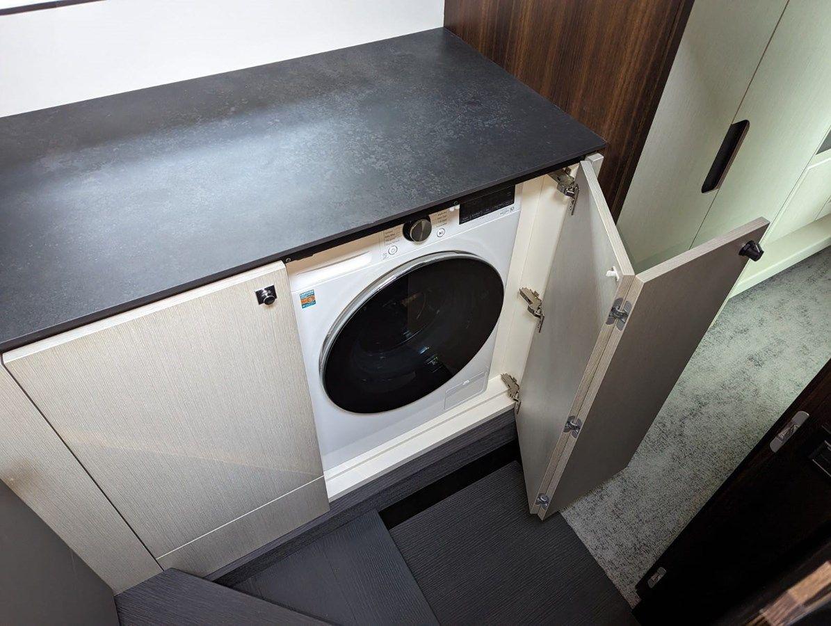 the best price on ASTONDOA As5