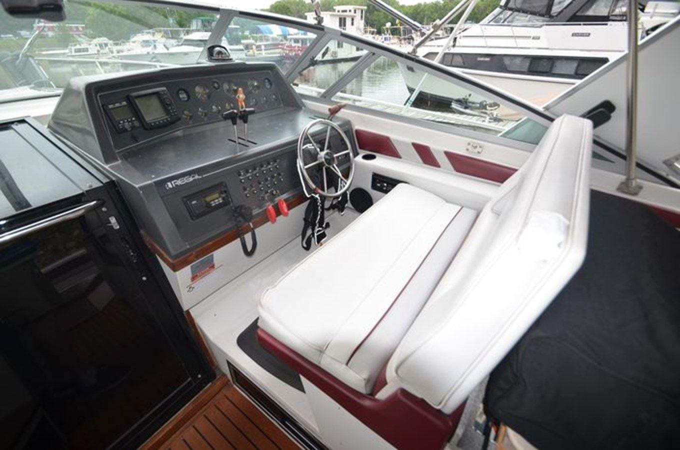 Стоимость яхты 1991 Regal 360 Commodore - Regal