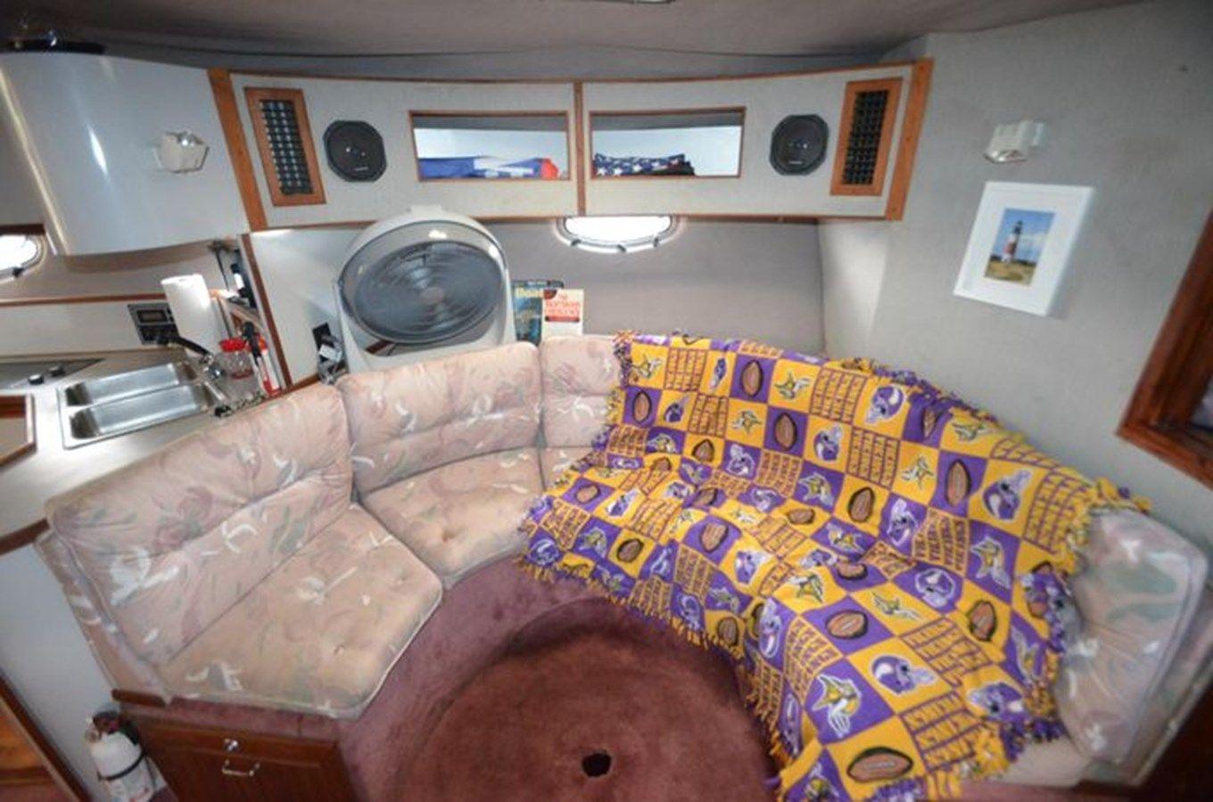 Лучшие предложения покупки яхты 1991 Regal 360 Commodore