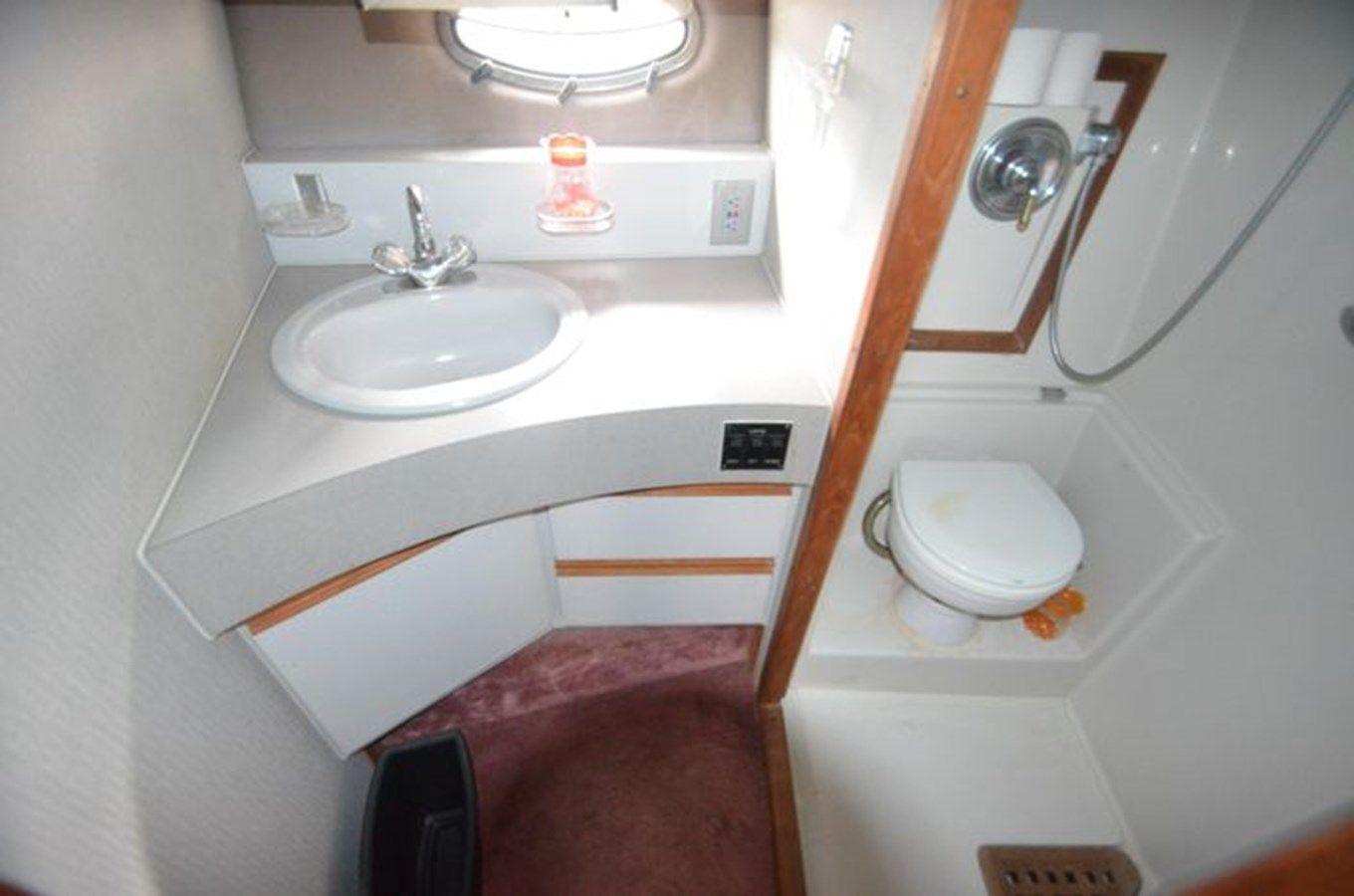 Купить яхту 1991 Regal 360 Commodore 36 в Shestakov Yacht Sales