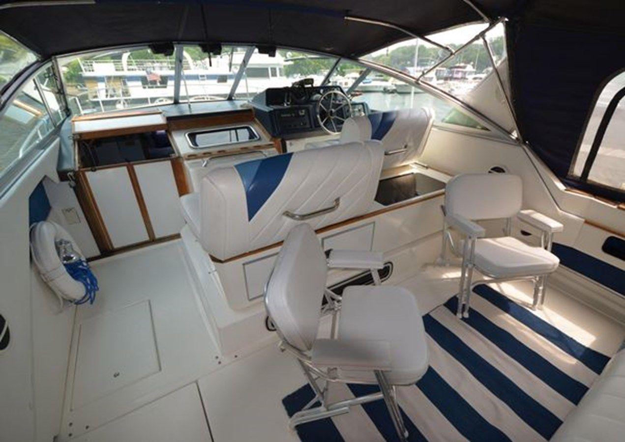 Buy a 1989 Sea Ray 340 Sundancer 1989 at Shestakov Yacht Sales