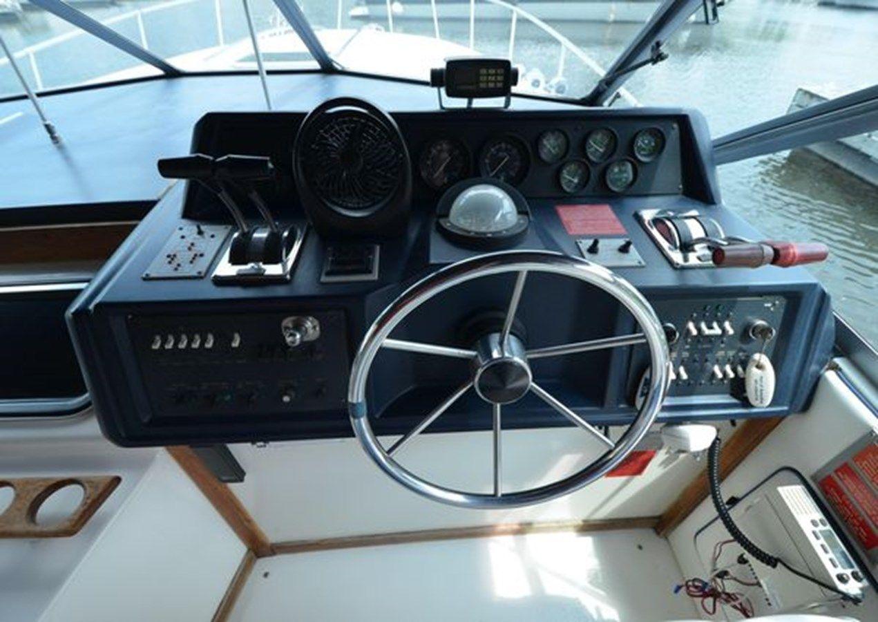 Buy a yacht 1989 Sea Ray 340 Sundancer 340 Sundancer