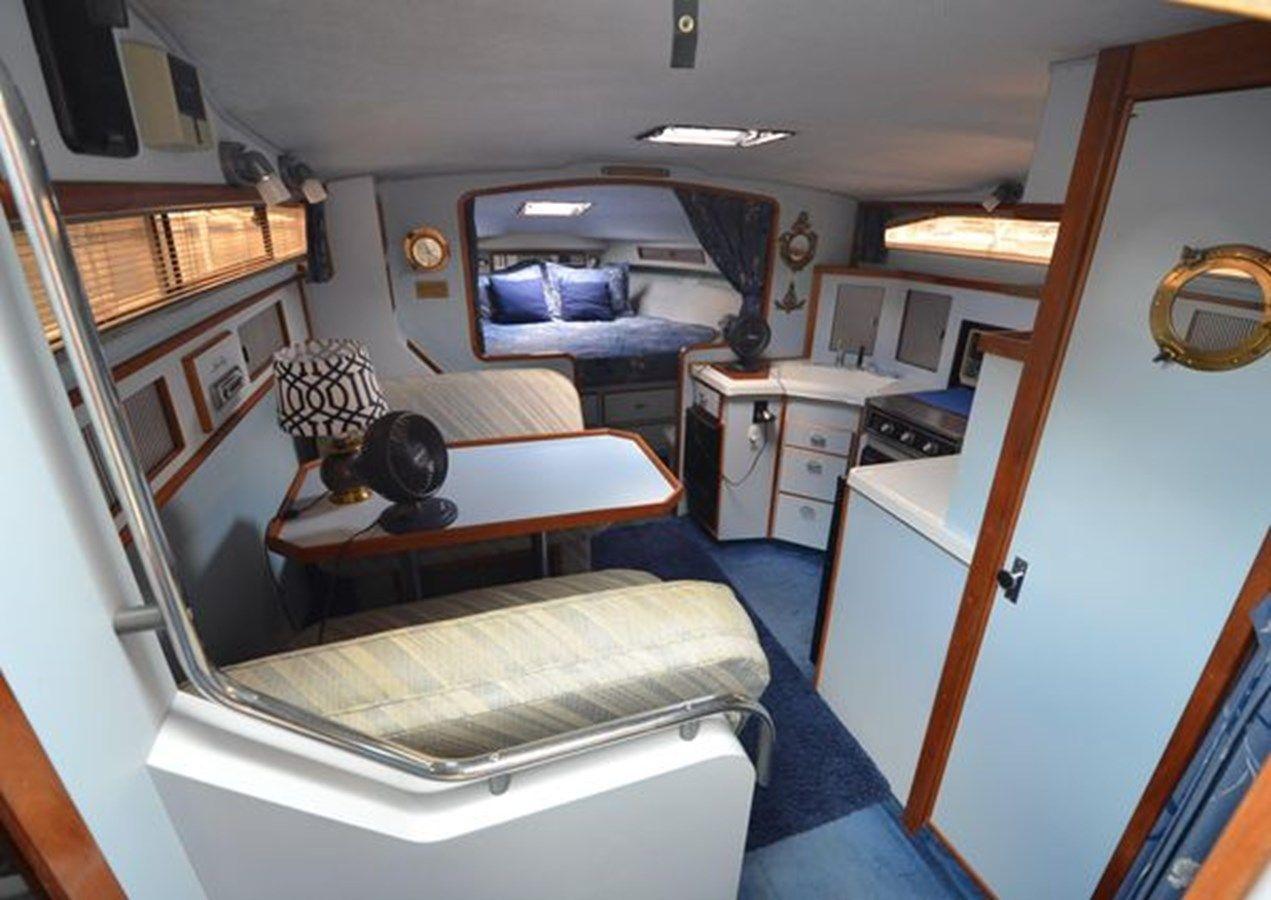 Buy a 1989 Sea Ray 340 Sundancer - SEA RAY at Shestakov Yacht Sales