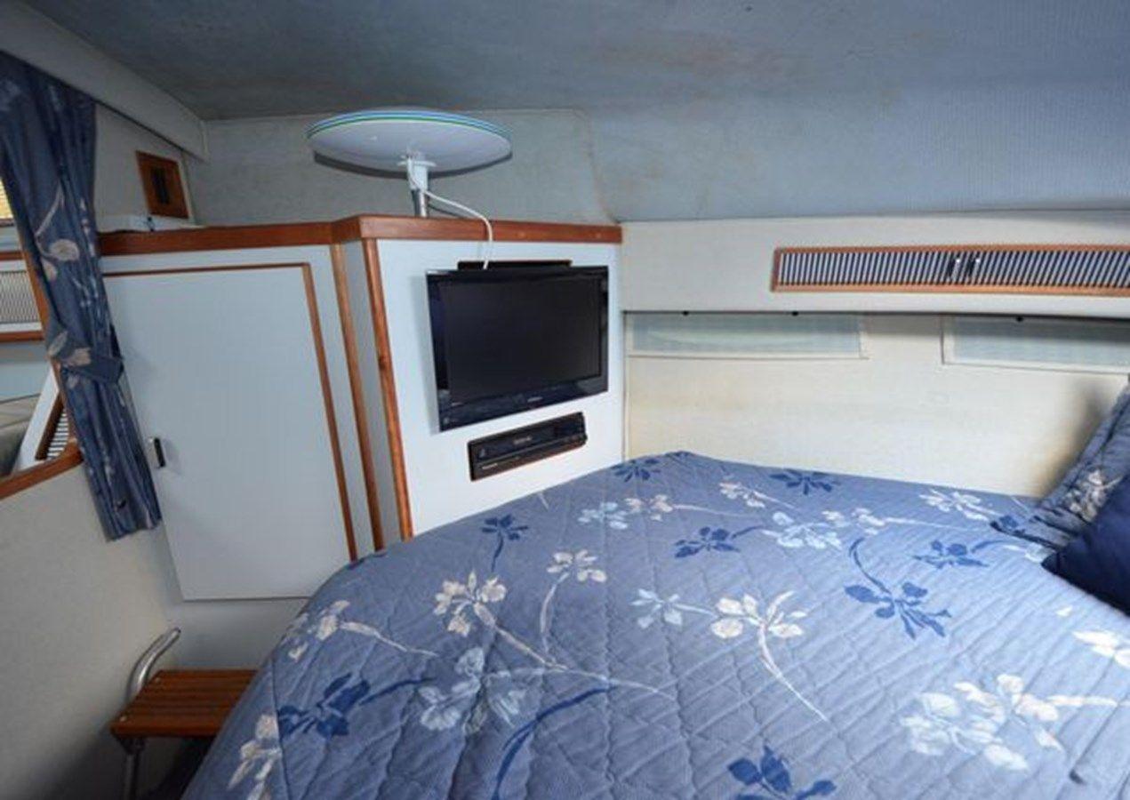 Buy a 1989 Sea Ray 340 Sundancer 36 at Shestakov Yacht Sales