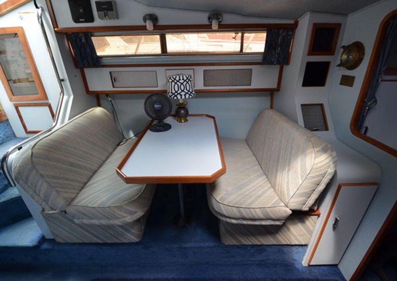 Buy a yacht 1989 Sea Ray 340 Sundancer 1989