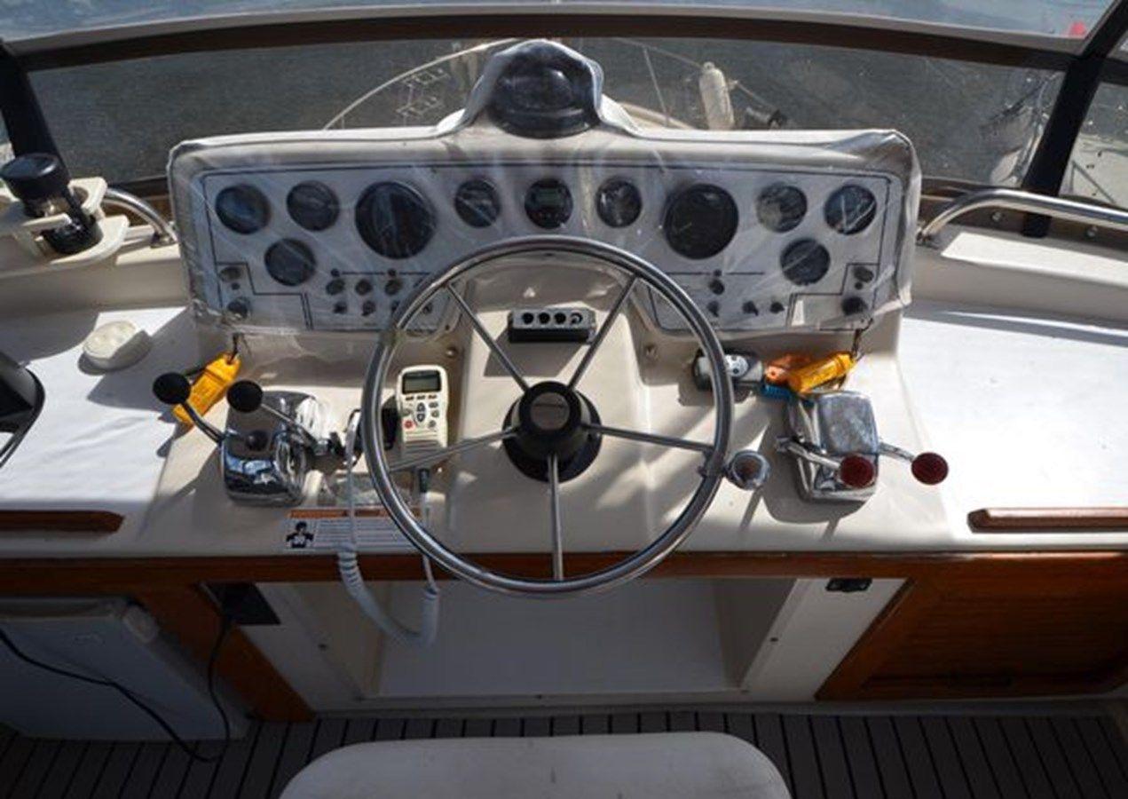 the best price on 1986 Silverton 40 Motor Yacht - Silverton