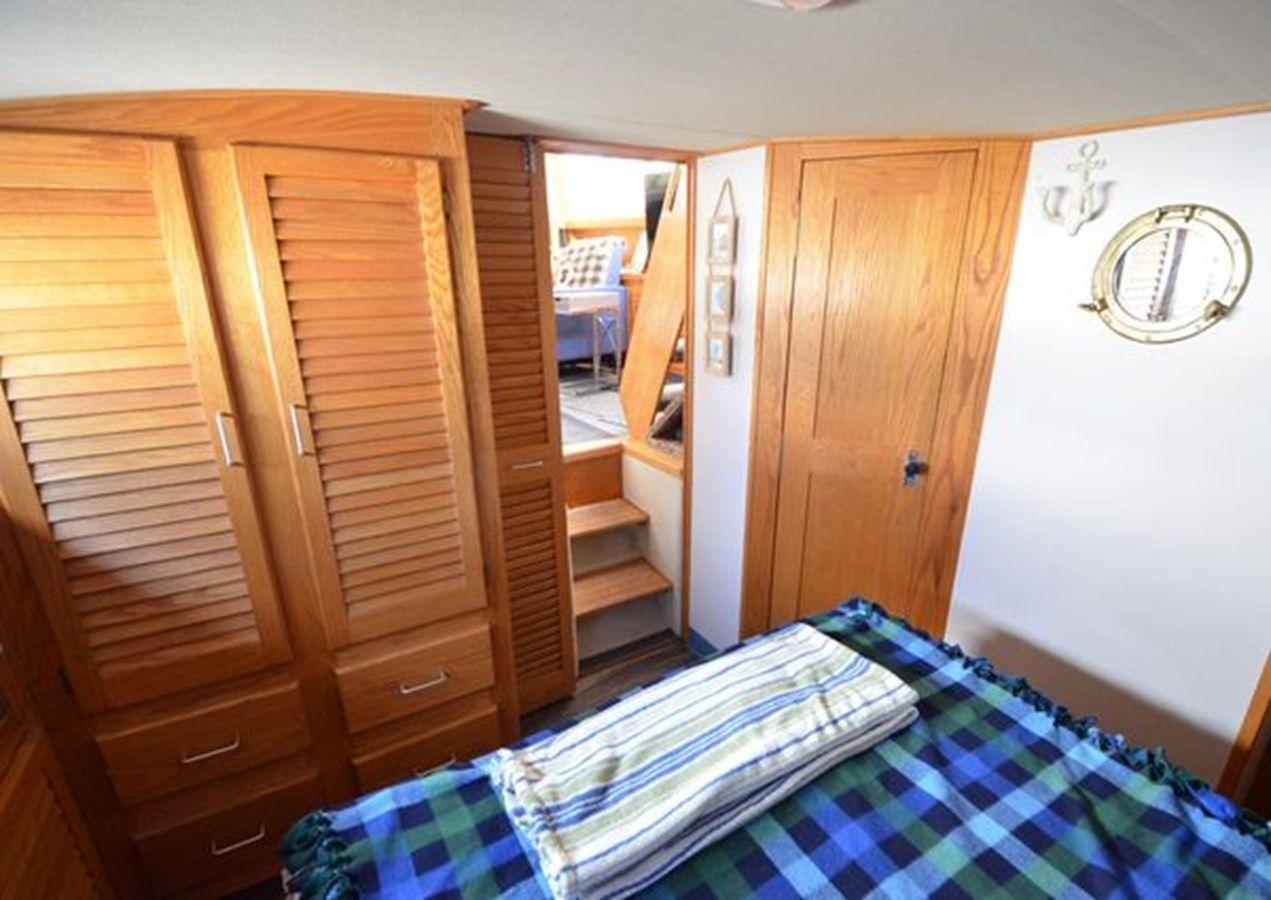 Buy a yacht 1986 Silverton 40 Motor Yacht