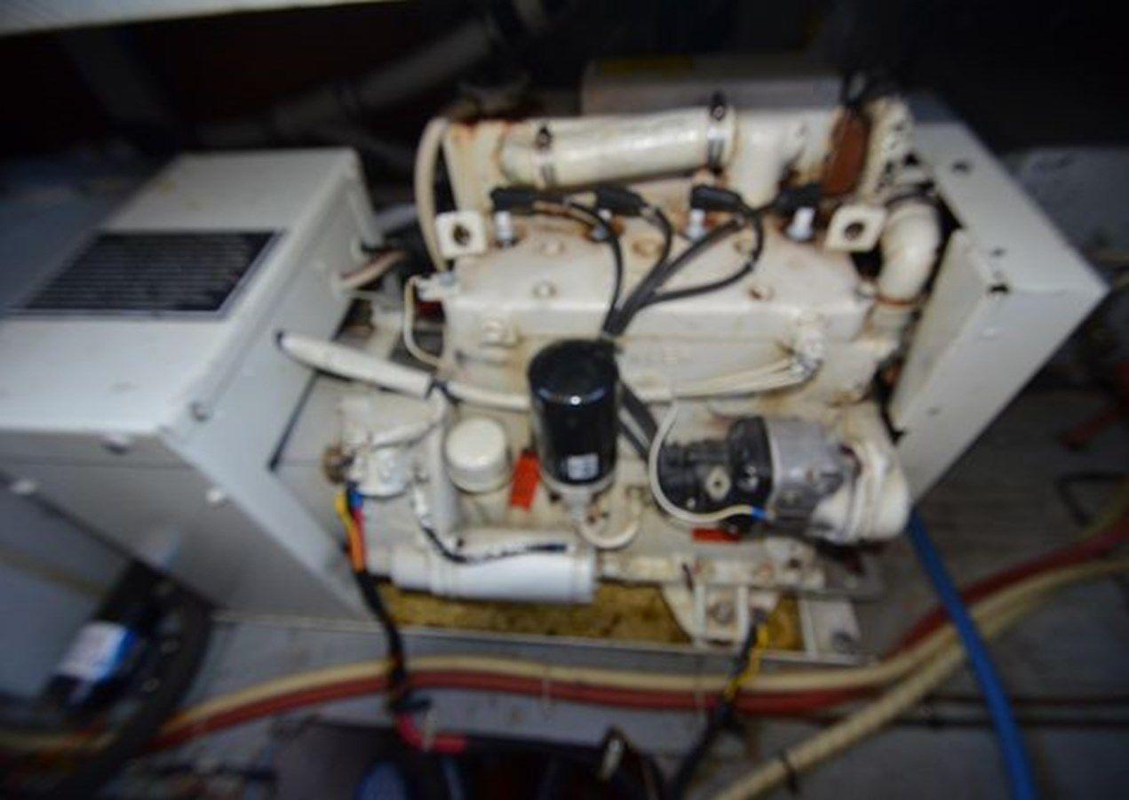 Buy a yacht 1986 Silverton 40 Motor Yacht 1986