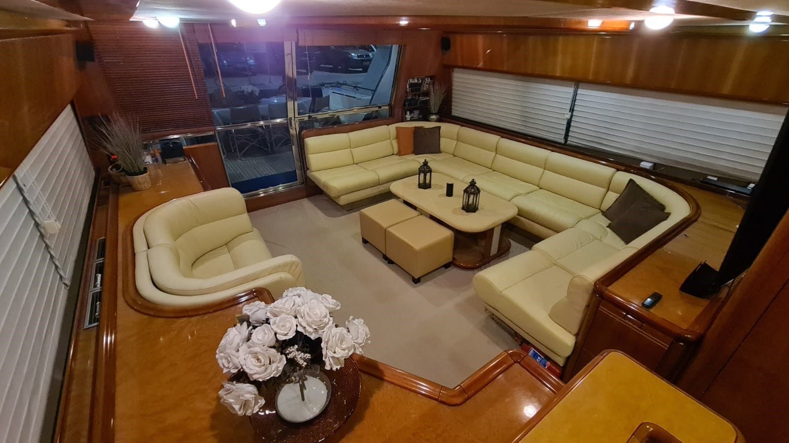 Buy a yacht 2000 Ferretti Yachts 80 80
