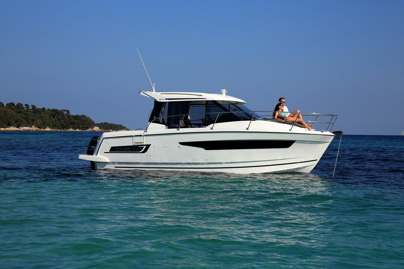 best yacht sales deals NC 895 - Jeanneau