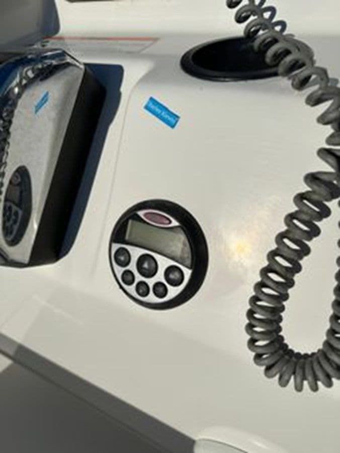 the best price on 2007 Boston Whaler 190 Montauk