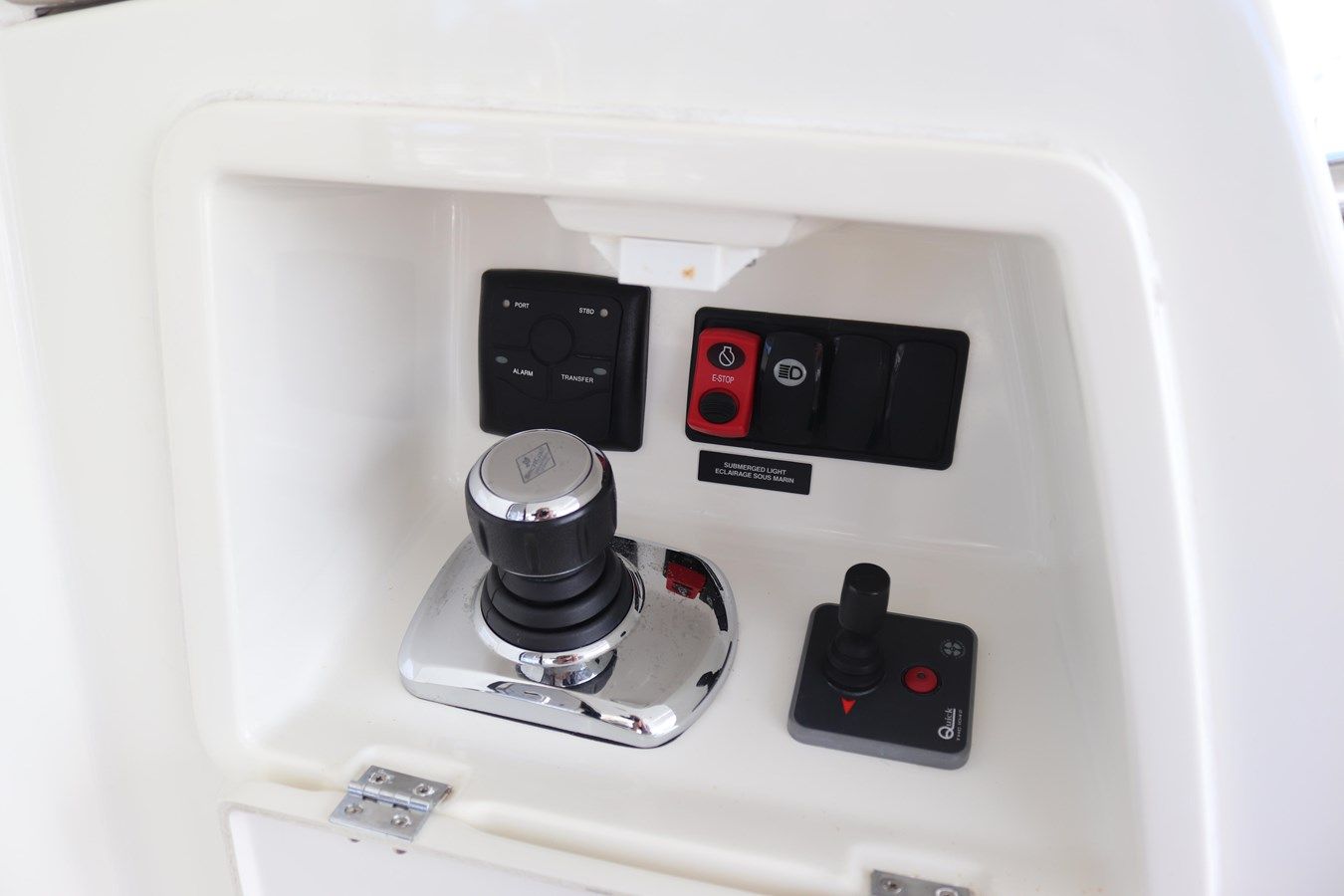 the best price on Ollie-Gator 550 Fly Bridge