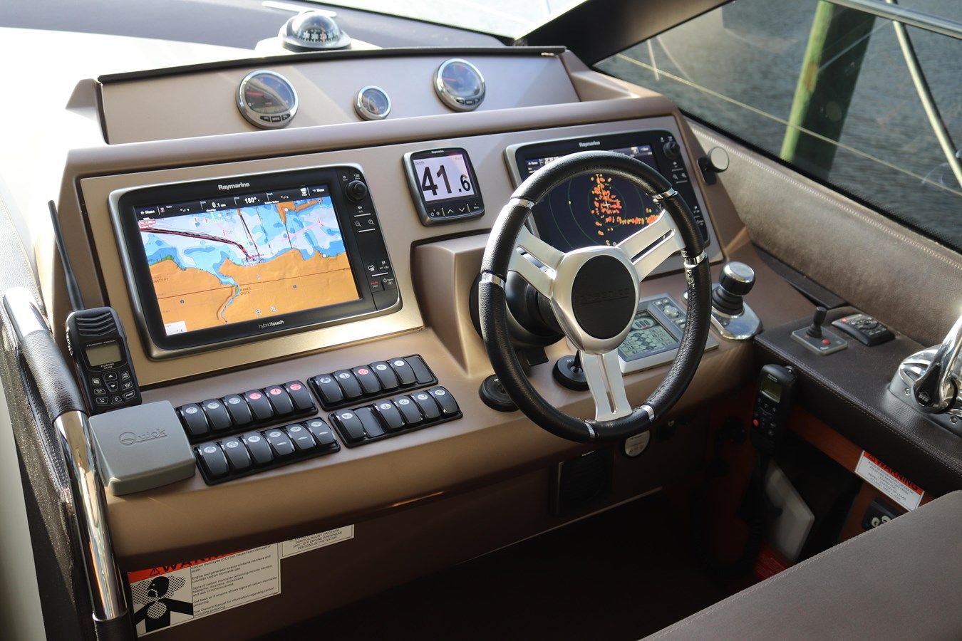 the best price on Ollie-Gator 550 Fly Bridge