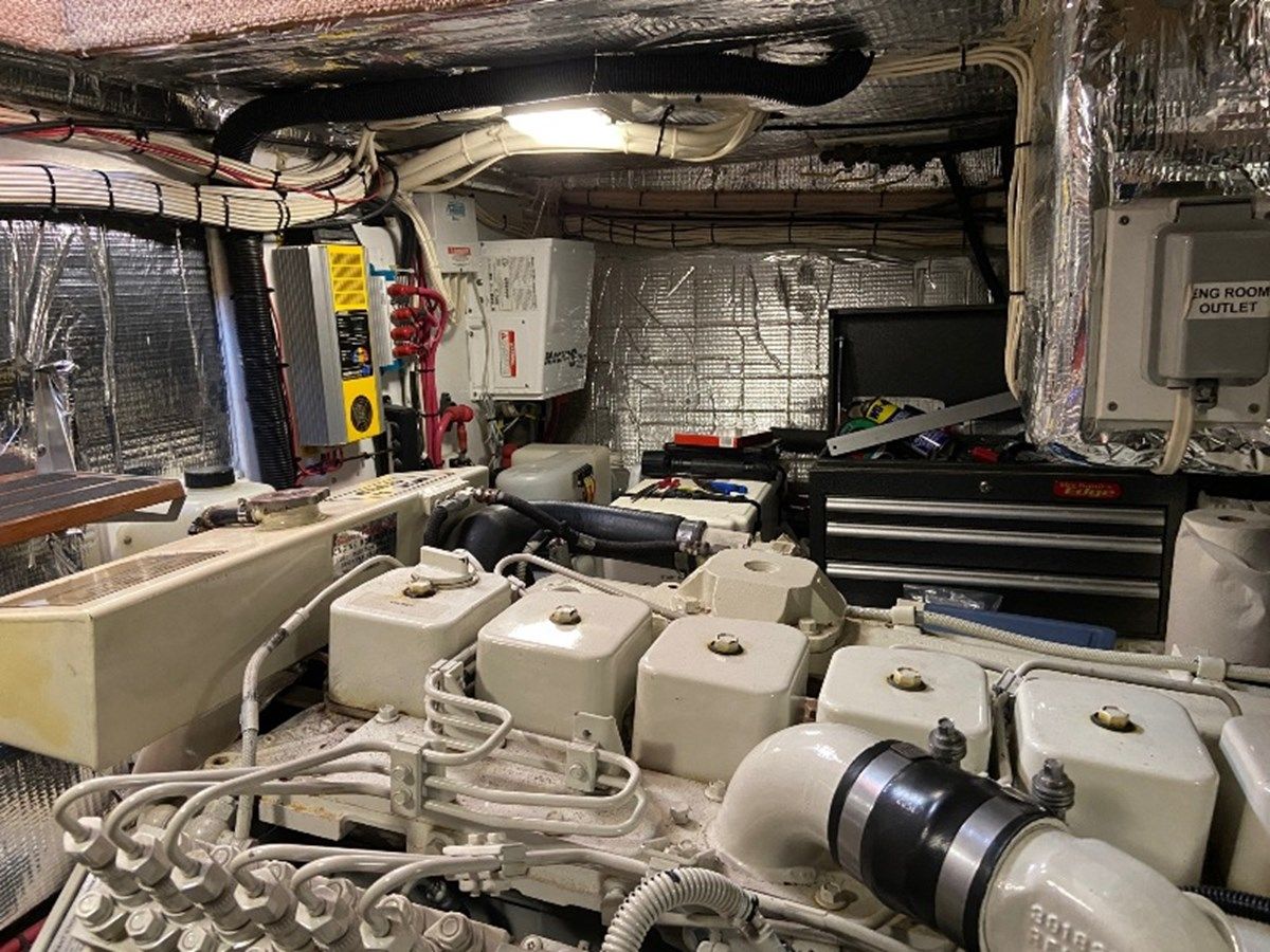 Buy a yacht BLACK MAGIC 2001