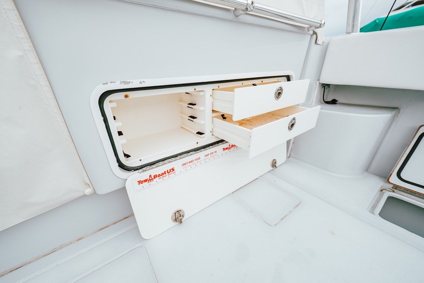 Buy a SUN SCREAM - Contender Boats at Shestakov Yacht Sales