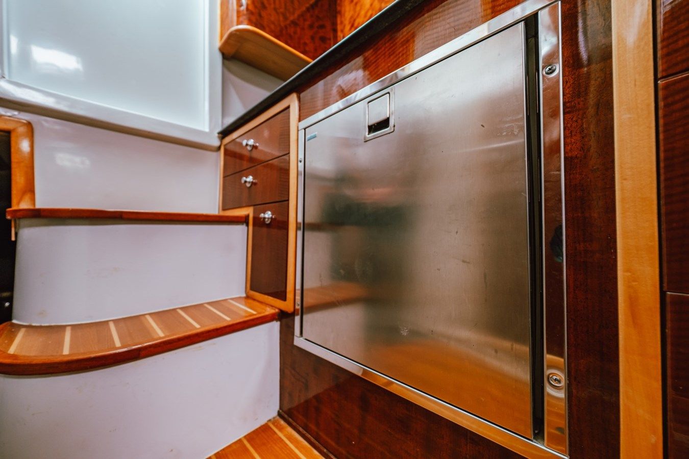 best yacht sales deals SUN SCREAM 2008