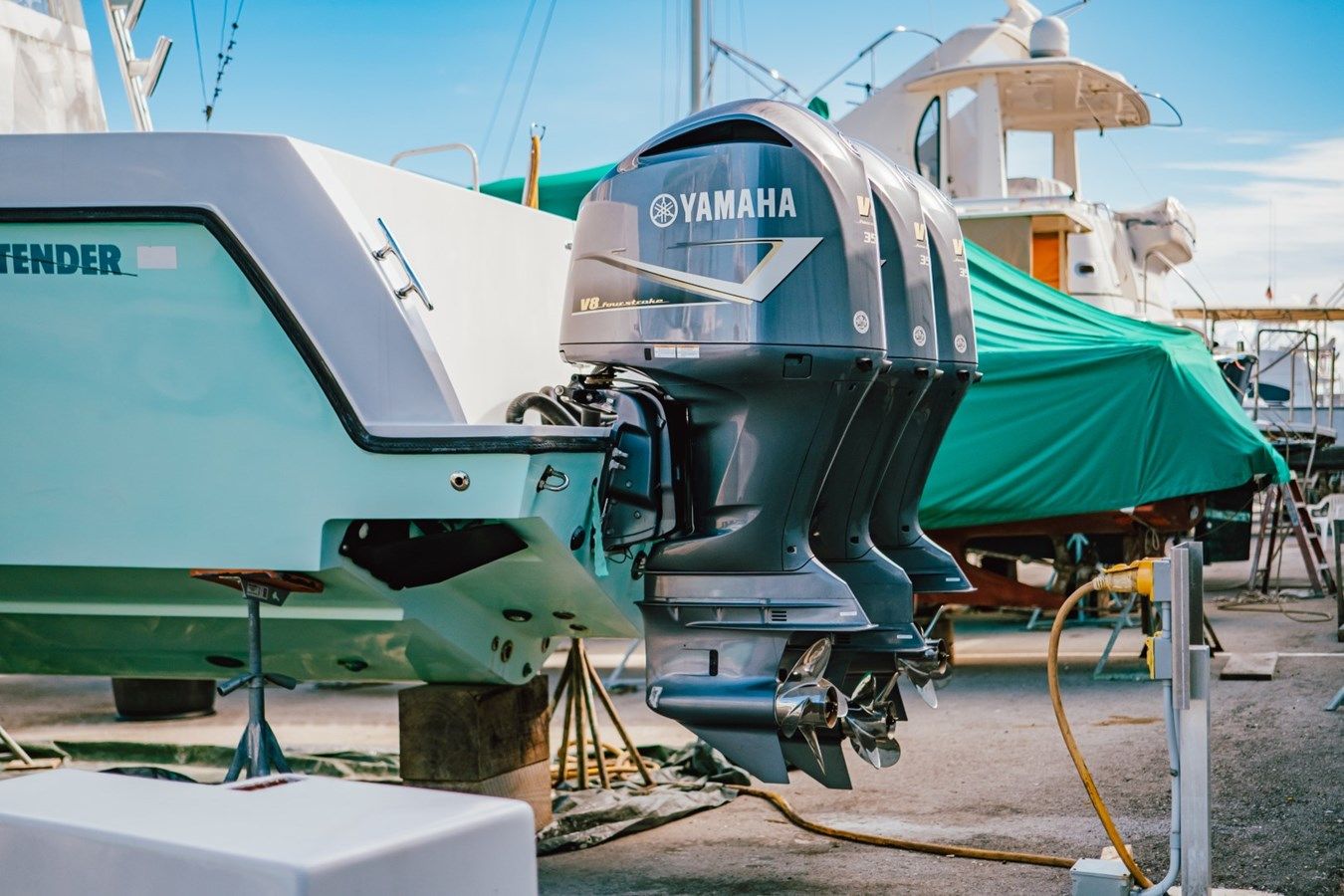 the best price on SUN SCREAM - Contender Boats