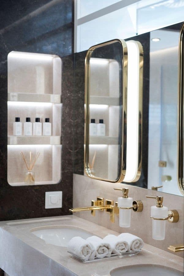 the best price on Lazzara UHV 90 87