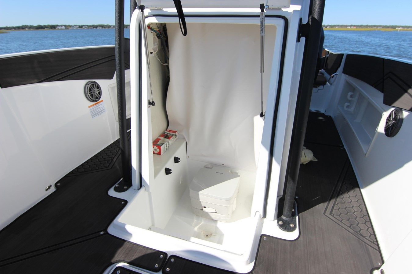 Buy a 25' Scarab 255 Open ID 25 at Shestakov Yacht Sales