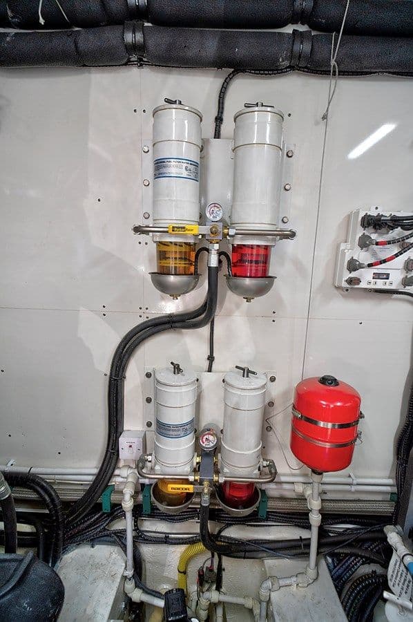 Buy a yacht Raw Wave Squadron