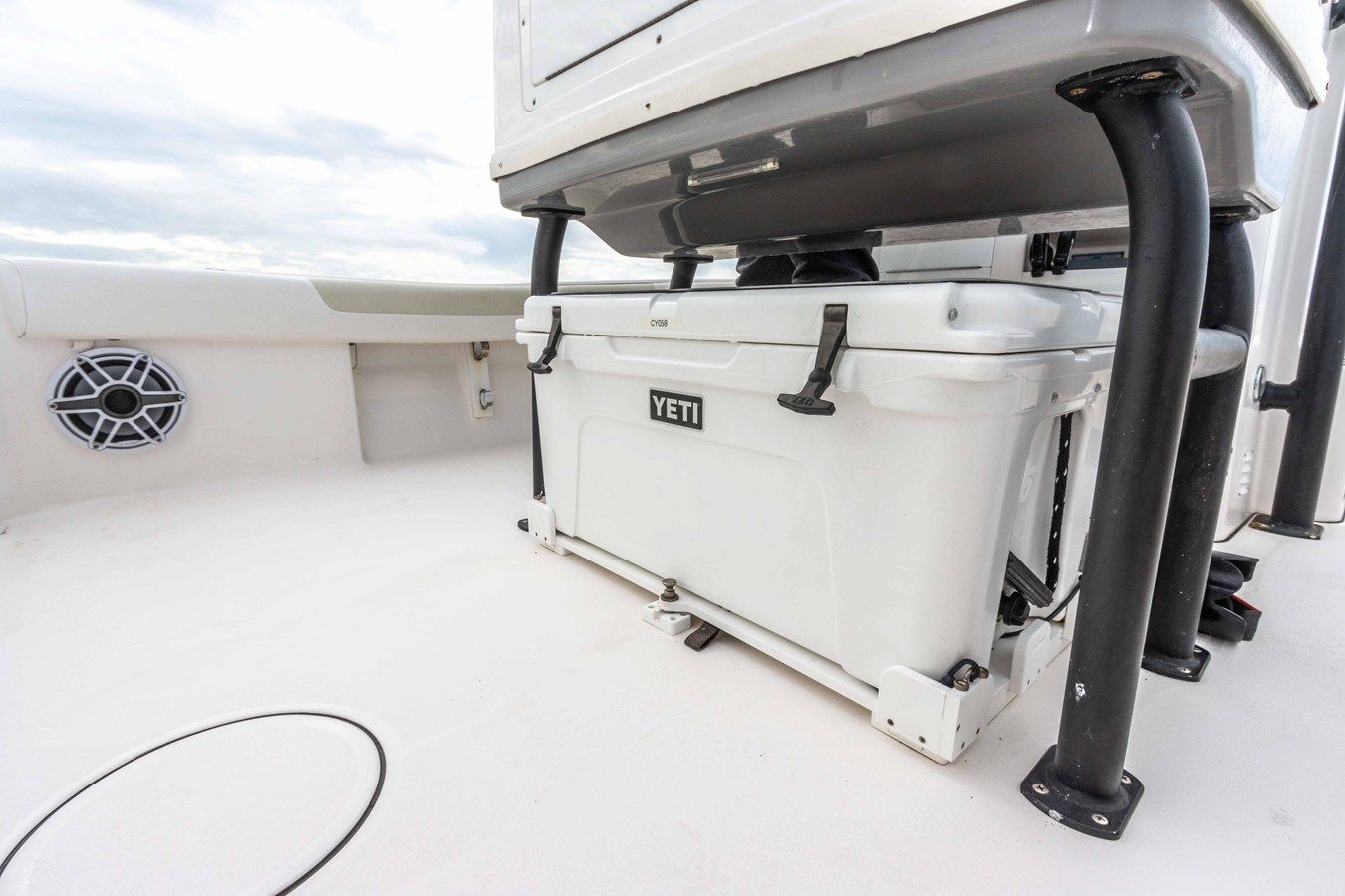 Купить яхту 28' Caymas 281HB Center Console 2022 в Shestakov Yacht Sales