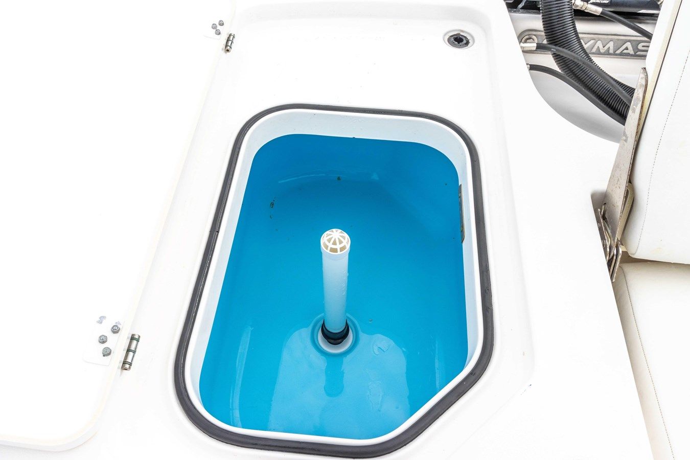 28' Caymas 281HB Center Console 27