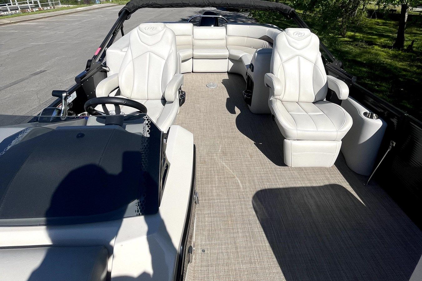 Buy a yacht 25' Manitou 25 Encore 2022