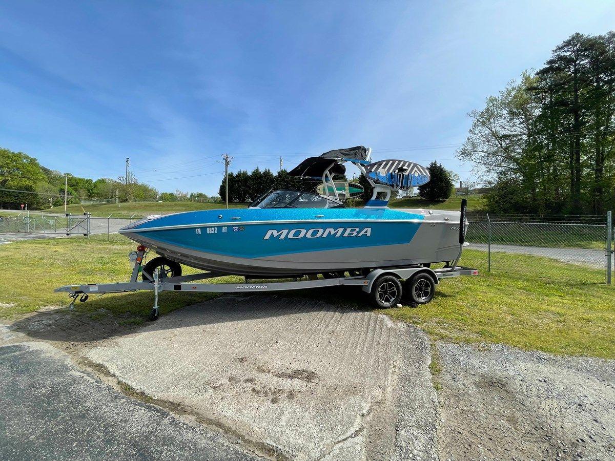 Buy a 23' Moomba Mojo 25 at Shestakov Yacht Sales