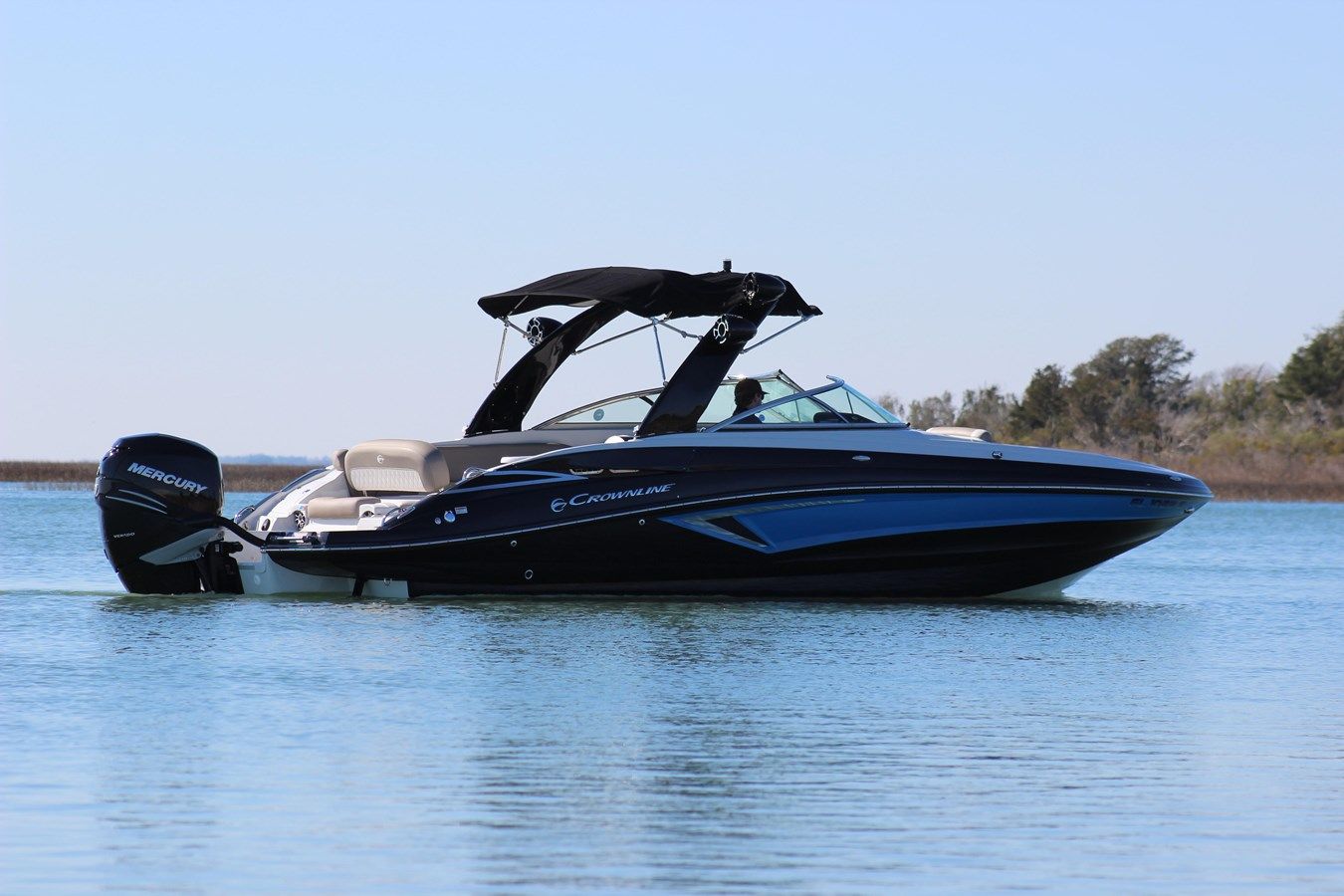 Buy a 2021 Crownline Eclipse E285 XS Eclipse E285 XS at Shestakov Yacht Sales